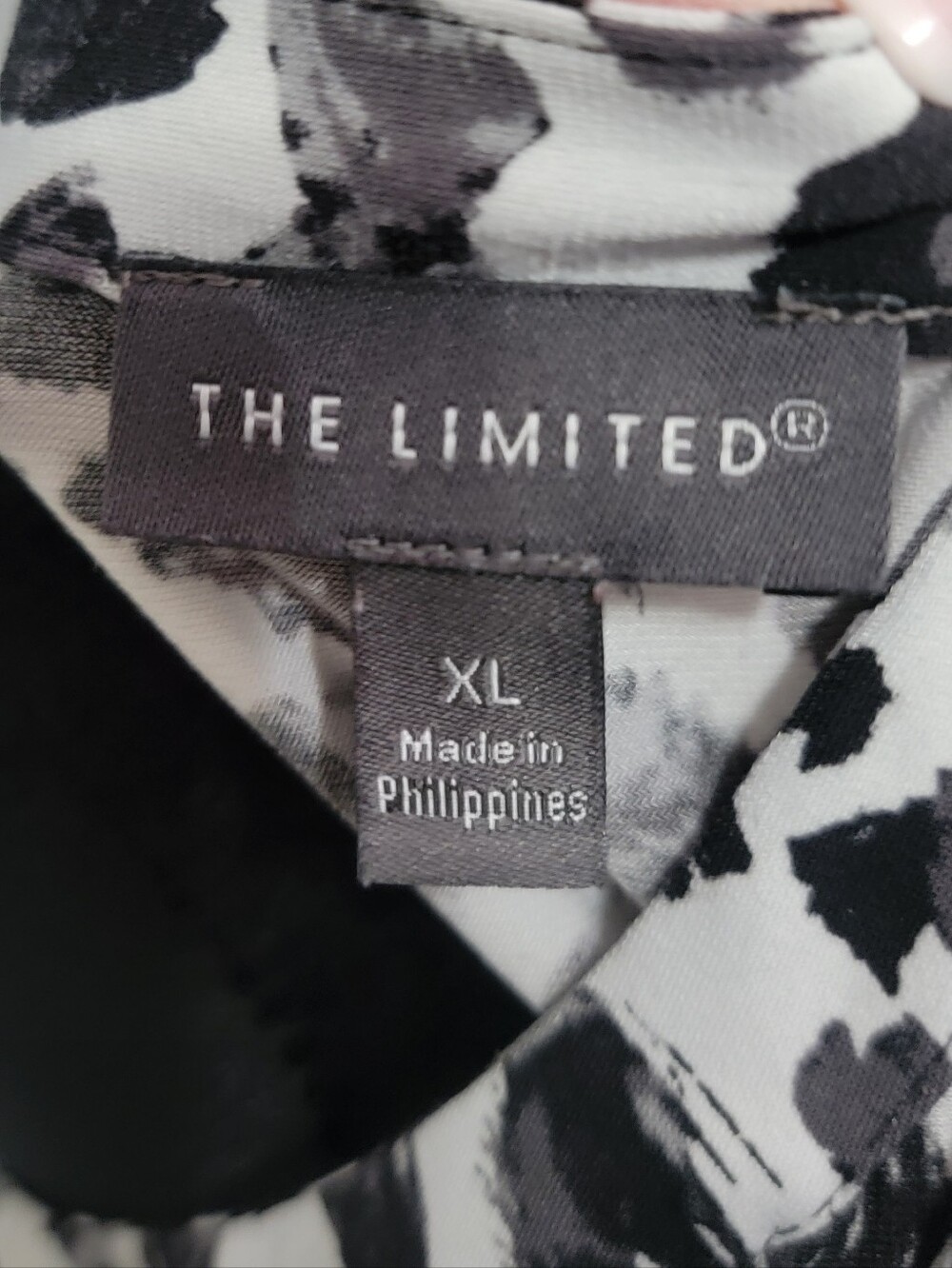 The Limited Black & White Animal Print V-Neck Tunic XL - Picture 3 of 3